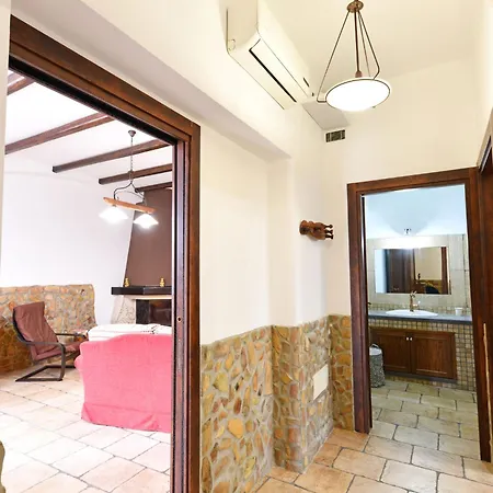 Parisi By Interhome * Syracuse